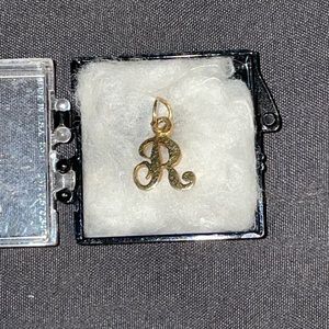 14k gold R charm